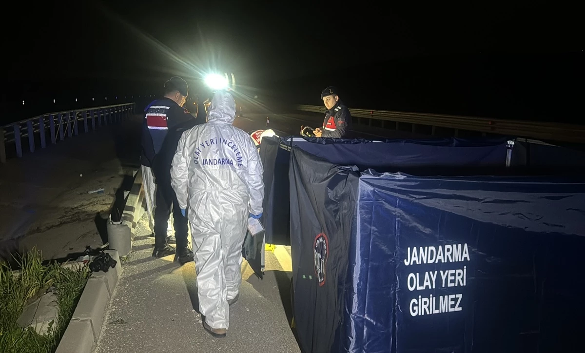 Gaziantep\'te kara yolu kenarında bir kadın silahla öldürüldü