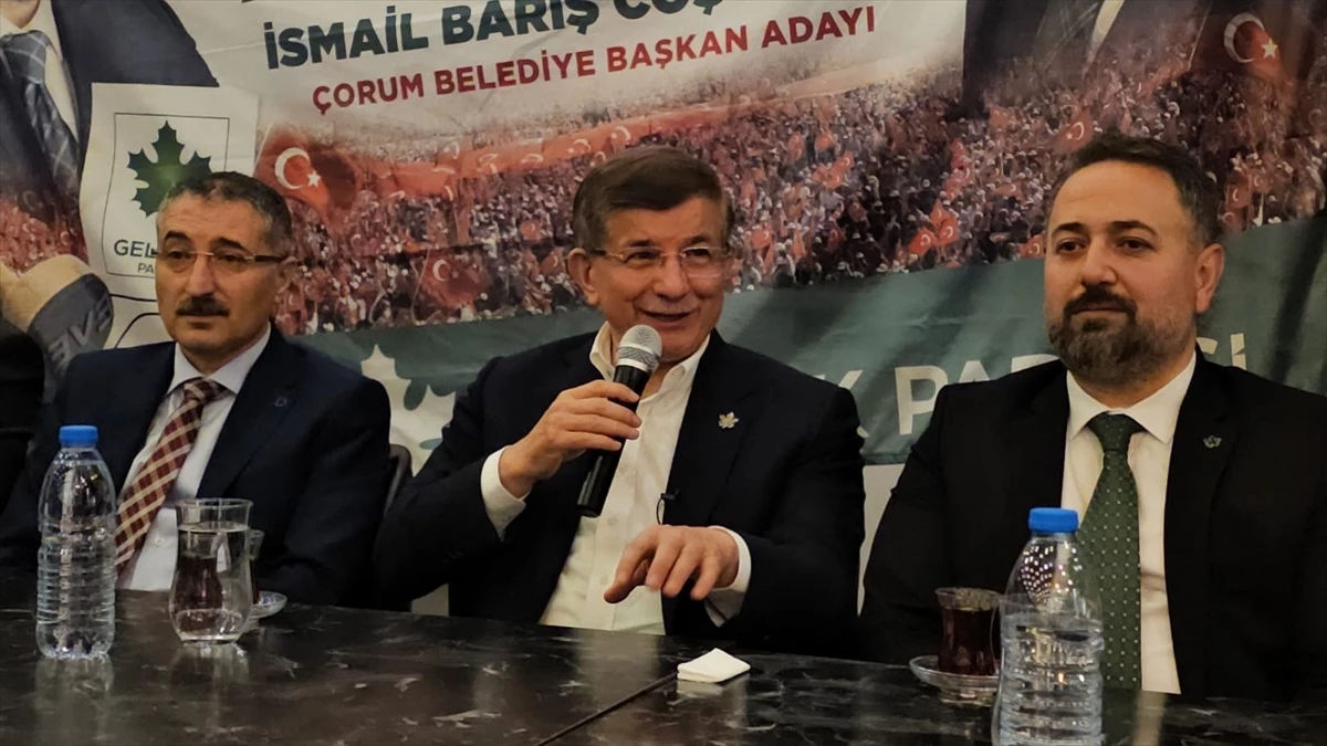 Ahmet Davutoğlu, Çorum\'da seçim çalışmalarını sürdürdü