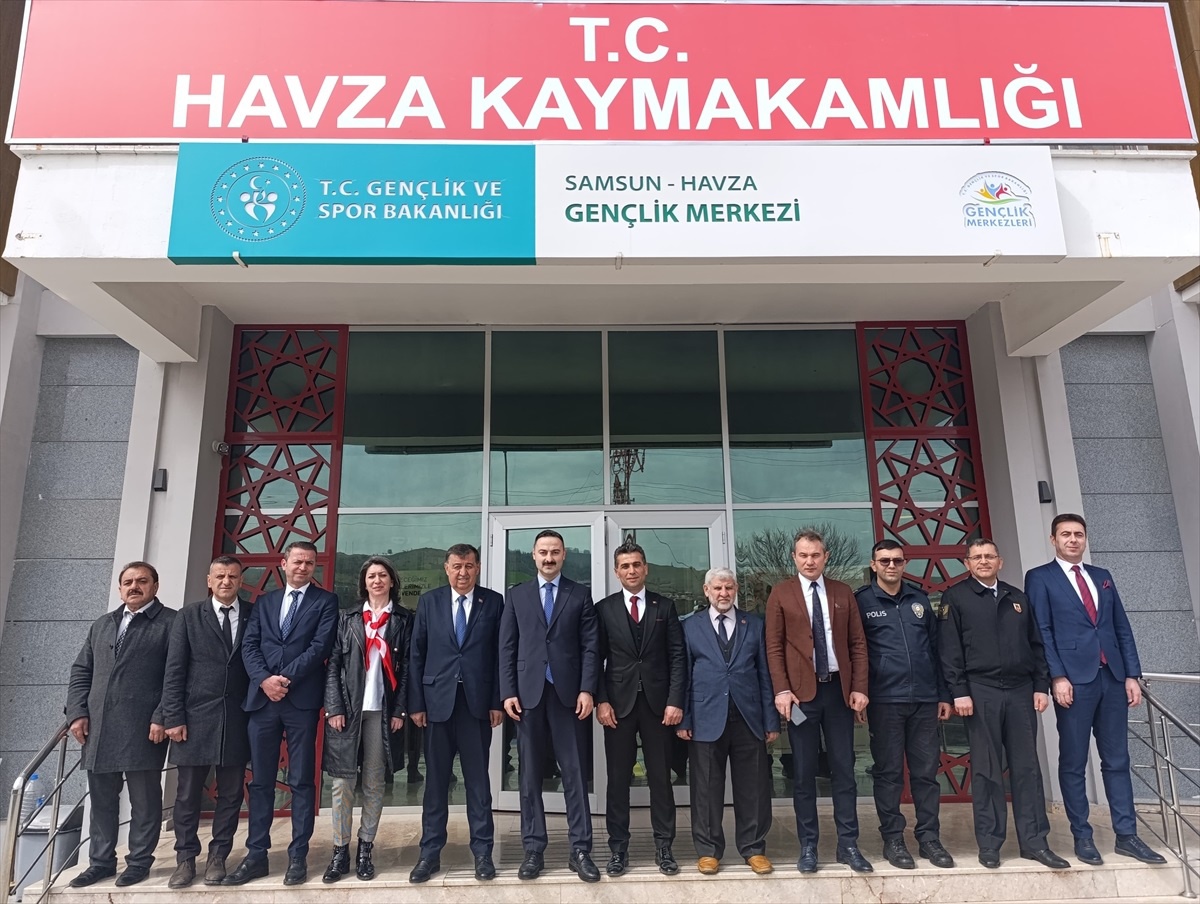 Havza Kaymakamı Mustafa Ayvat, belediye başkan adaylarıyla bir araya geldi