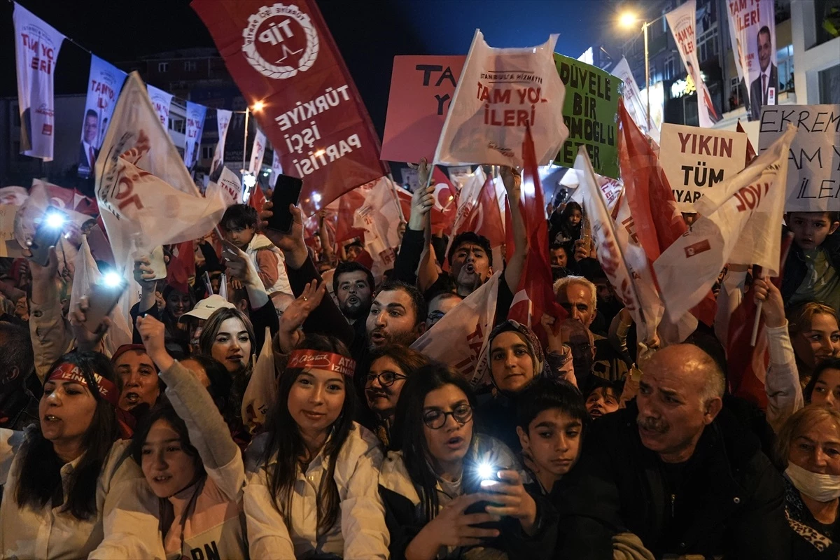 İBB Başkanı Ekrem İmamoğlu, Göztepe-Ataşehir-Ümraniye metro hattında çalışan işçilerle iftar yaptı