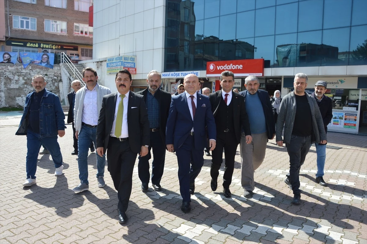 İYİ Parti Grup Başkanvekili Erhan Usta, Havza\'da destek istedi
