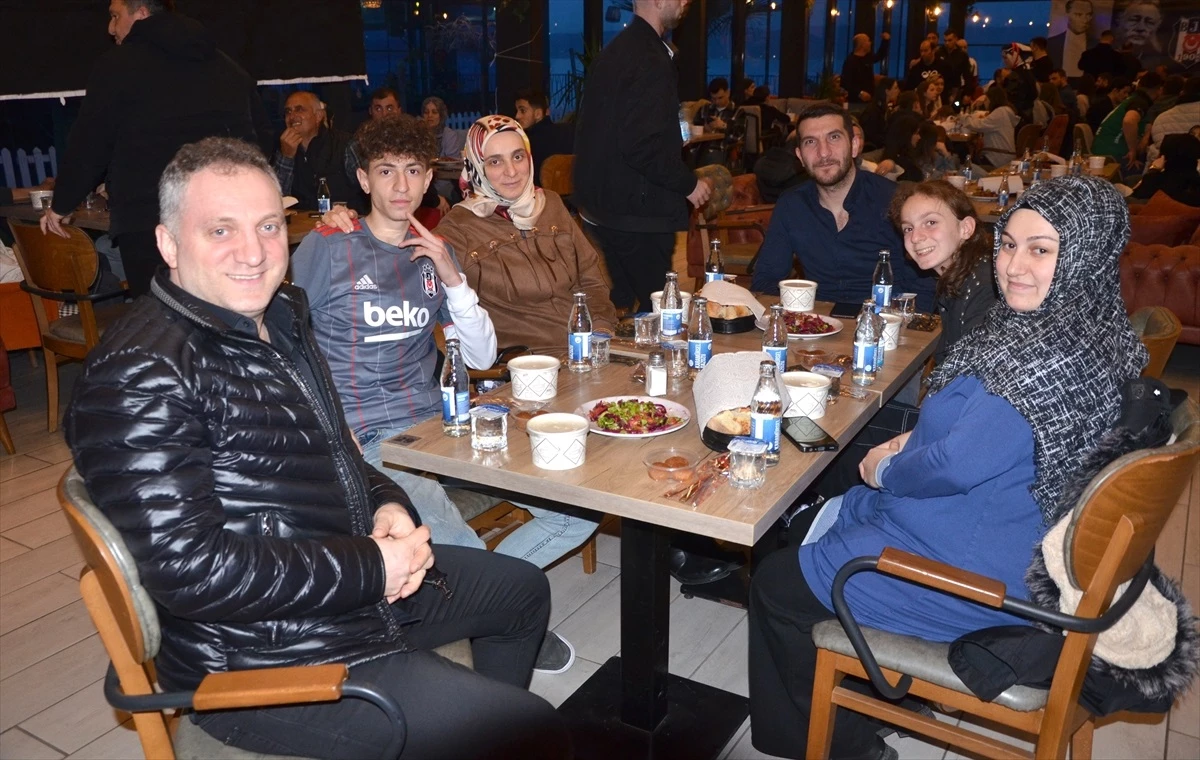 Karamürsel Beşiktaşlılar Derneği Üyeleri İftar Programında Buluştu