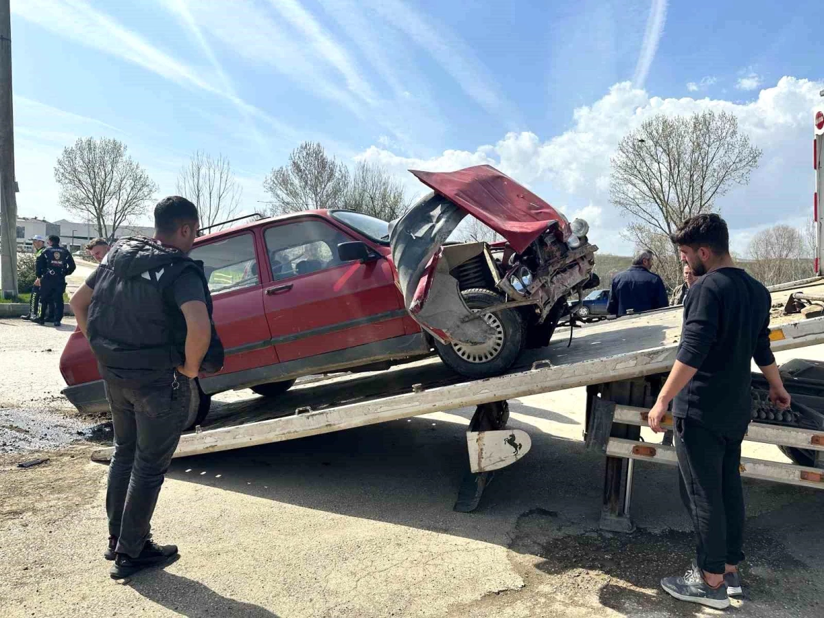 Kastamonu Taşköprü\'de Kavşakta Kaza: 1 Yaralı