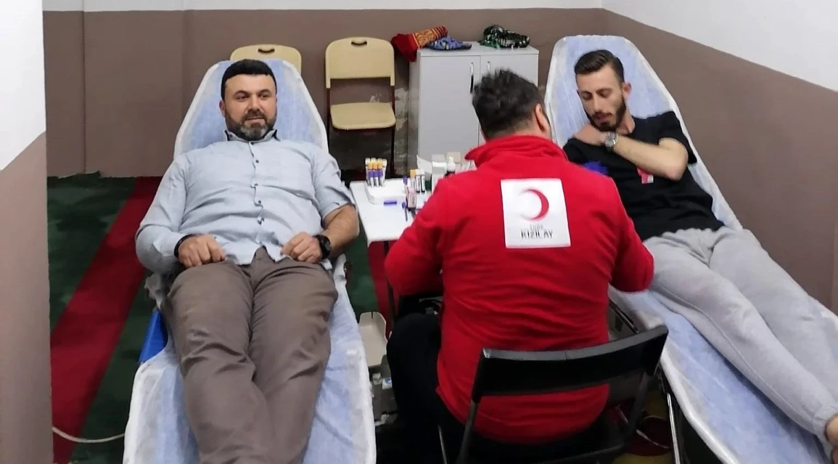 Efeler İlçe Müftülüğü ve Türk Kızılay Aydın Şubesi Kan Bağışı Kampanyası Düzenledi