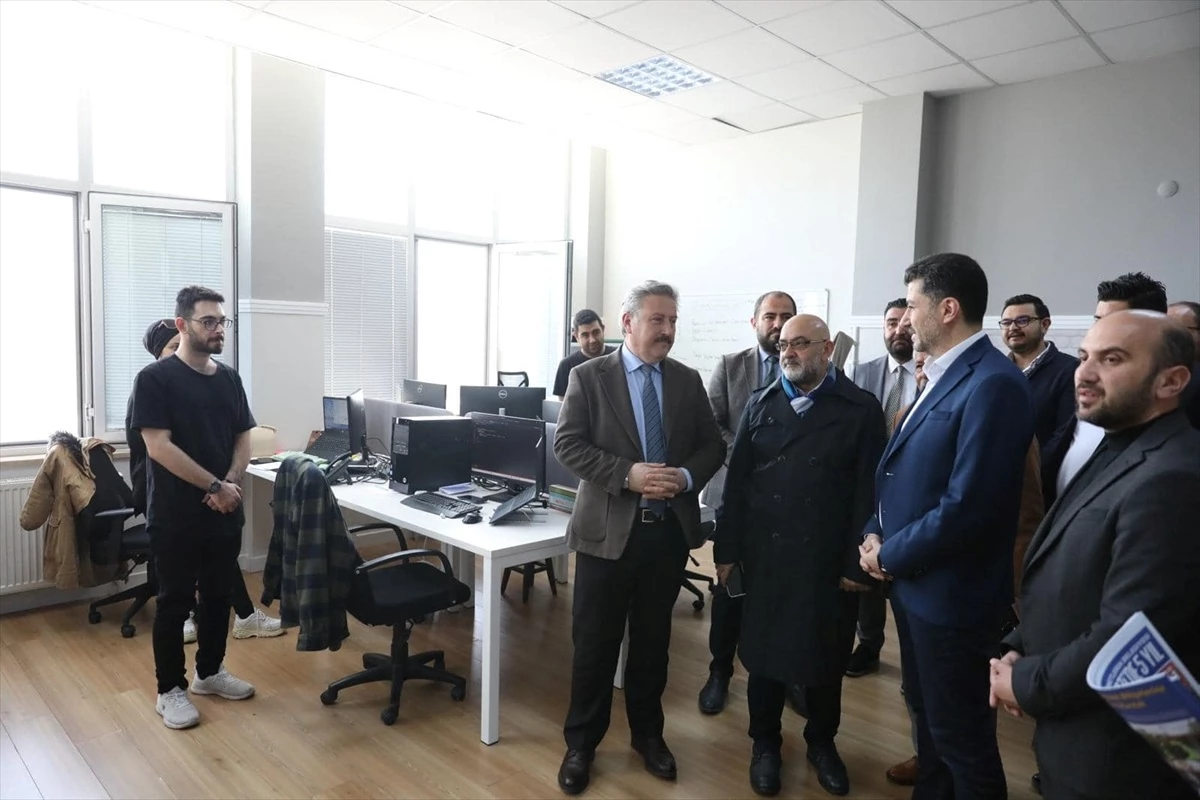 Melikgazi Belediye Başkanı Mustafa Palancıoğlu, Erciyes Teknopark\'ta iş yerlerini ziyaret etti