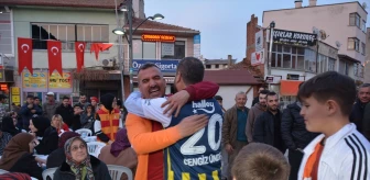 Galatasaraylı ve Fenerbahçeli Taraftarlar Sındırgı'da İftar Yaptı