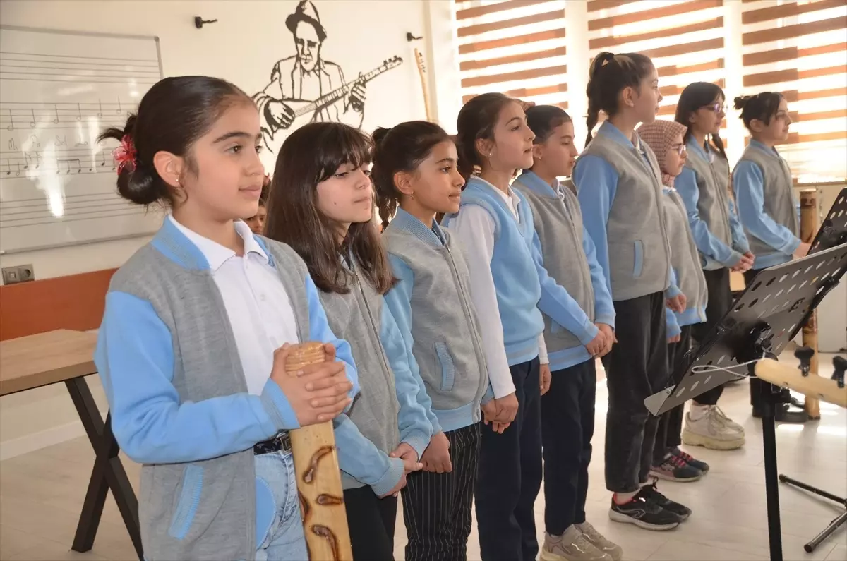 Hakkari\'de müzik öğretmeni Ahmet Kotan\'ın ismi atölyeye verildi