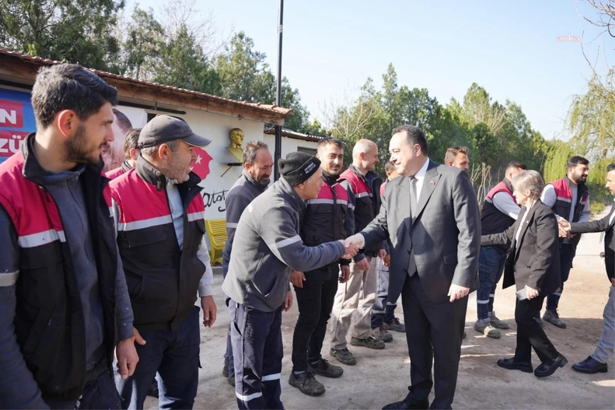 Akhisar Belediye Başkanı Besim Dutlulu, Belediye Personelini Ziyaret Etti