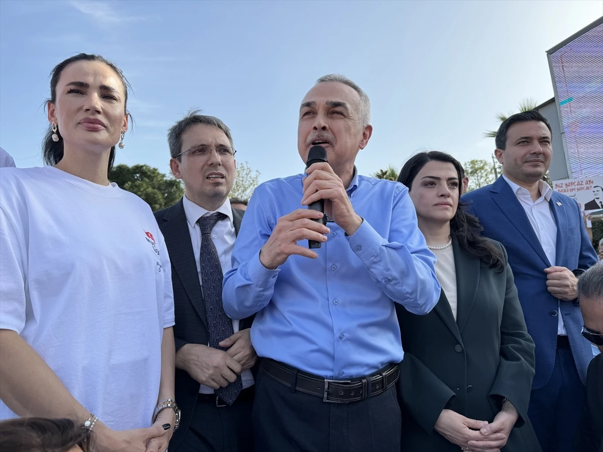Cumhur İttifakı\'nın Aydın Büyükşehir Belediyesi Başkanı Mustafa Savaş ve Efeler Belediyesi Başkan adayı Burak Pehlivan Partililerle Buluştu