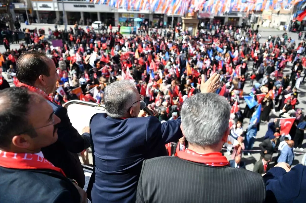 Kayseri Büyükşehir Belediye Başkanı İncesu\'da Miting Düzenledi