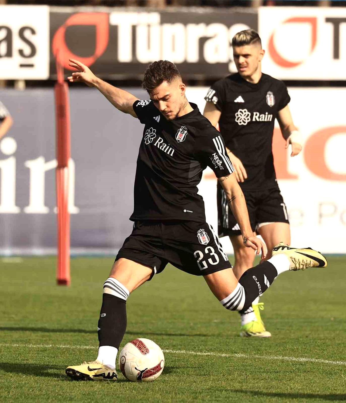 Beşiktaş, RAMS Başakşehir maçı hazırlıklarına antrenmanla devam etti
