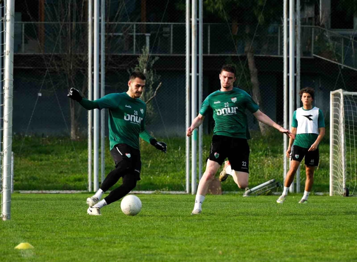 Bursaspor, Zonguldak Kömürspor maçı için hazırlıklarını sürdürdü