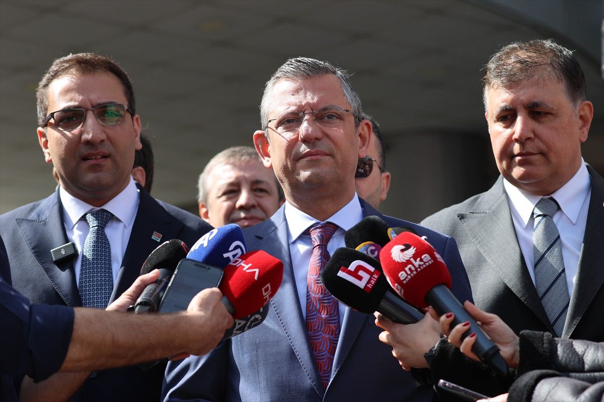 CHP Genel Başkanı Özgür Özel\'den seçim çağrısı