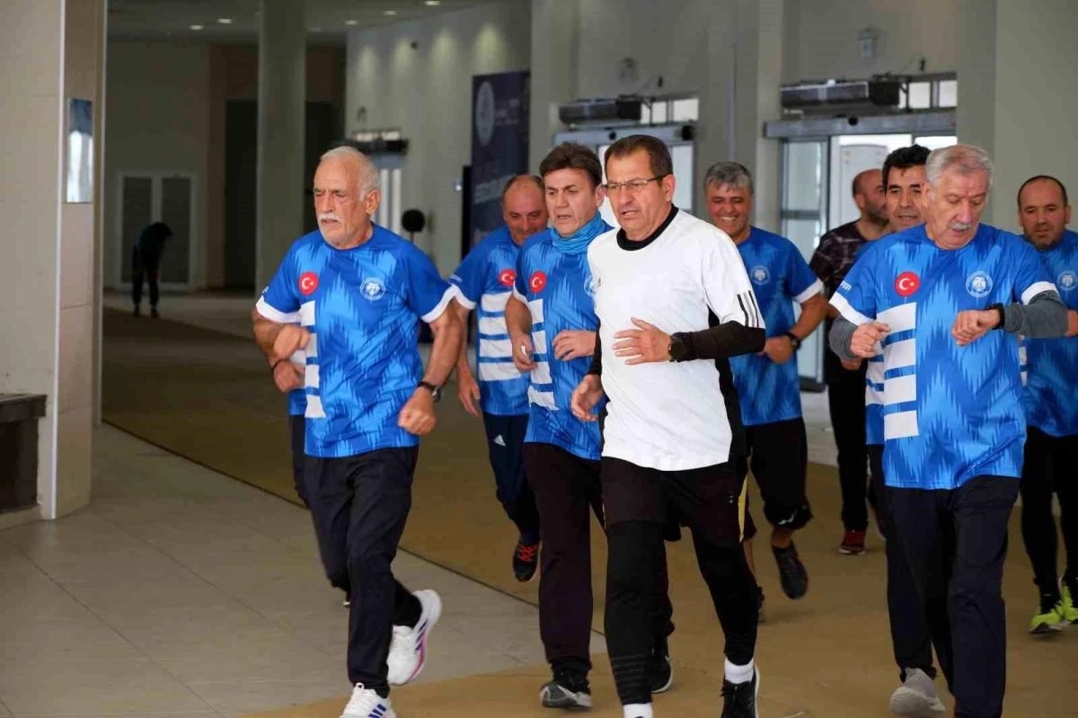 Erzurum\'da Yaşlı Atletler Ramazan Ayında da Maraton İçin Hazırlanıyor