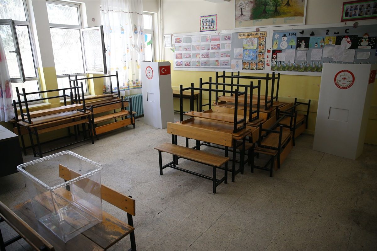Diyarbakır\'da 31 Mart Mahalli İdareler Genel Seçimleri için okullarda hazırlıklar tamamlandı