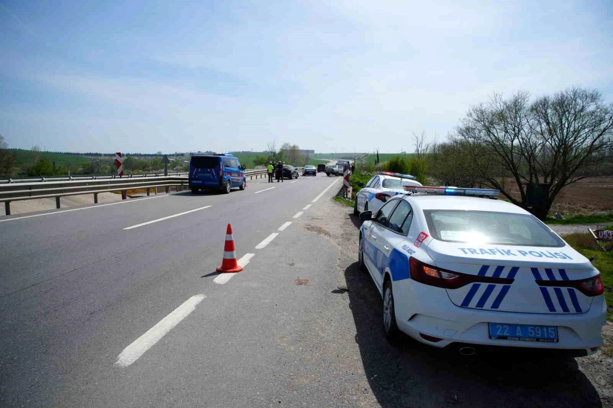 Edirne-Havsa yolunda iki otomobil çarpıştı, 1 kişi yaralandı