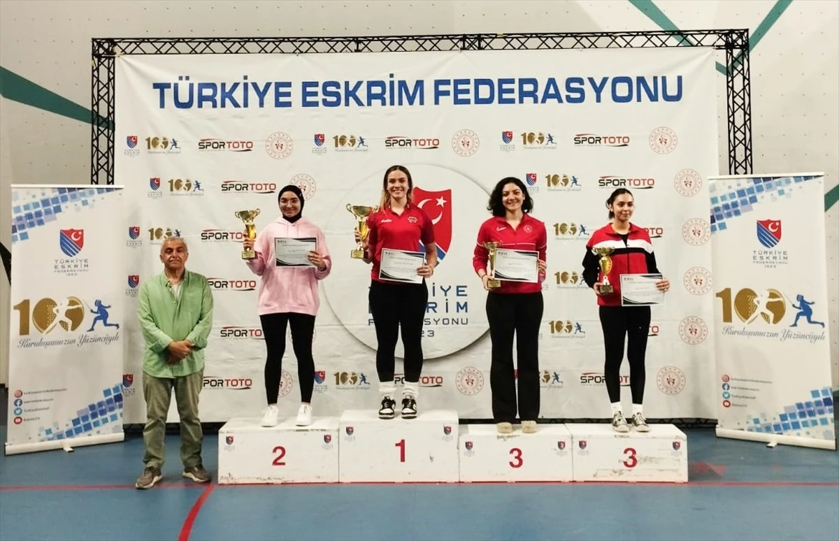 Türkiye Eskrim Federasyonu Büyükler Epe ve Kılıç Federasyon Kupası\'nda şampiyonlar belli oldu