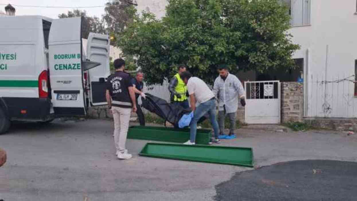 Ev satışı nedeniyle çıkan kavgada komşusunu tüfekle vurarak öldürdü