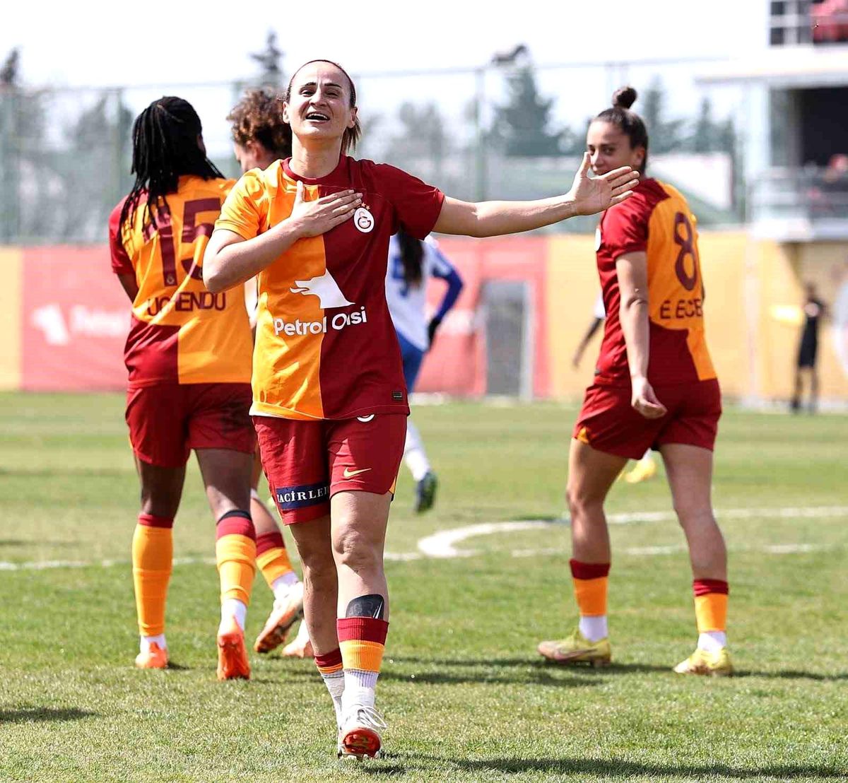 Galatasaray Kadın Futbol Takımı Son Saniye Golüyle Liderliğini Sürdürdü