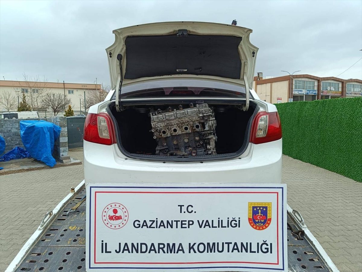 Gaziantep\'te çalıntı araç parçaları kullanan 2 şüpheli yakalandı