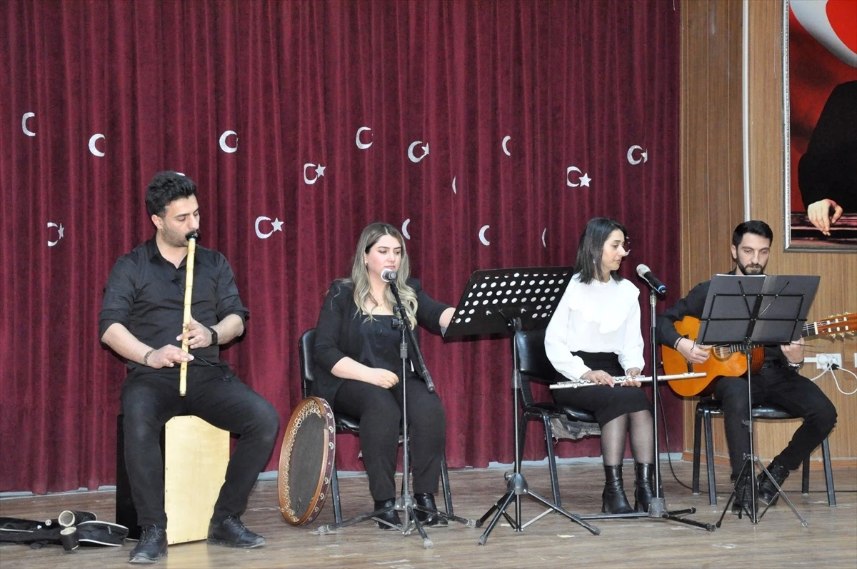Hakkari Çukurca\'da Kütüphane Haftası Etkinliği Düzenlendi