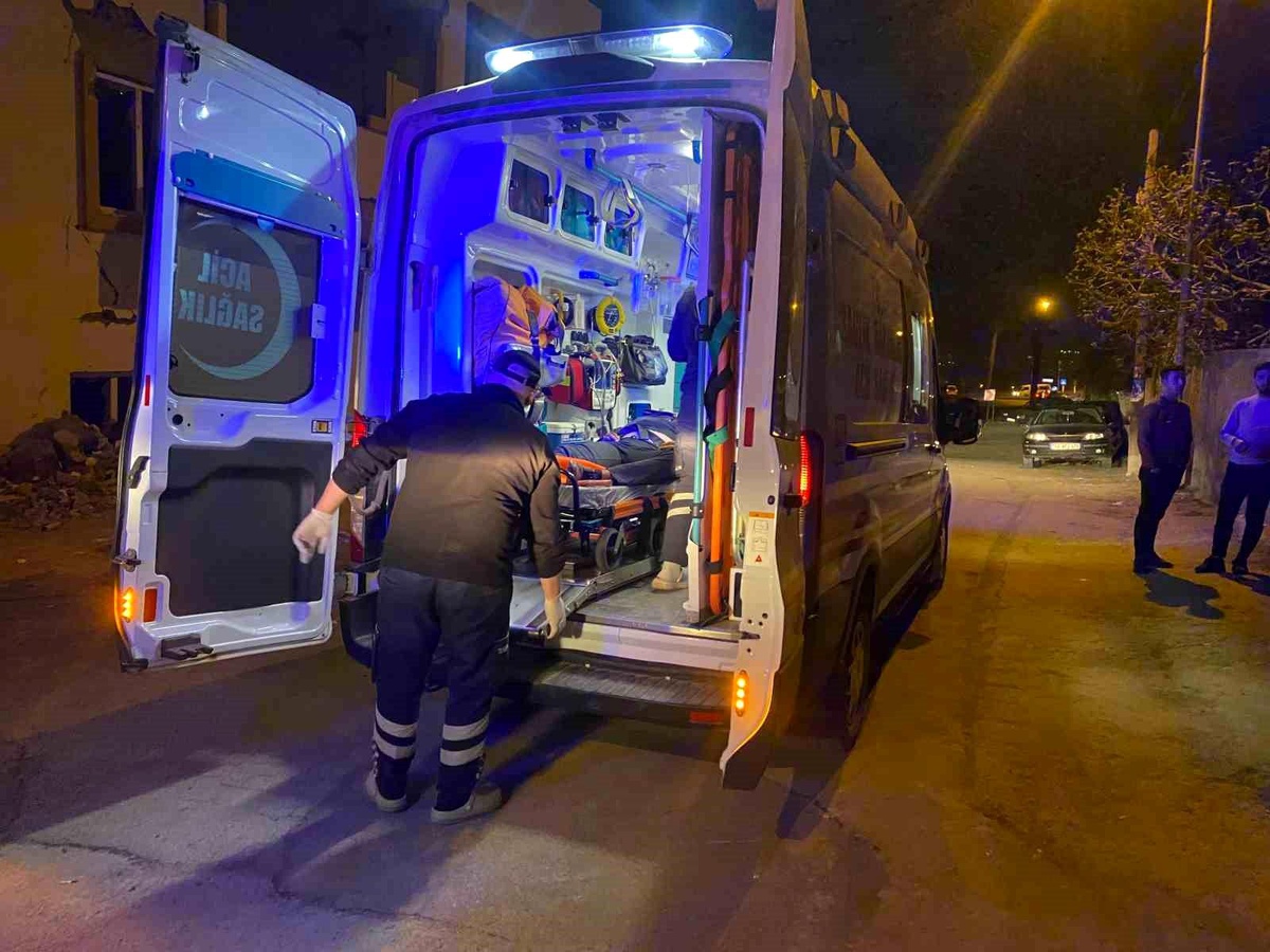 Kahramanmaraş\'ta intihara kalkışan şahıs baygınlık geçirdi, polis ve itfaiye ekipleri kurtardı