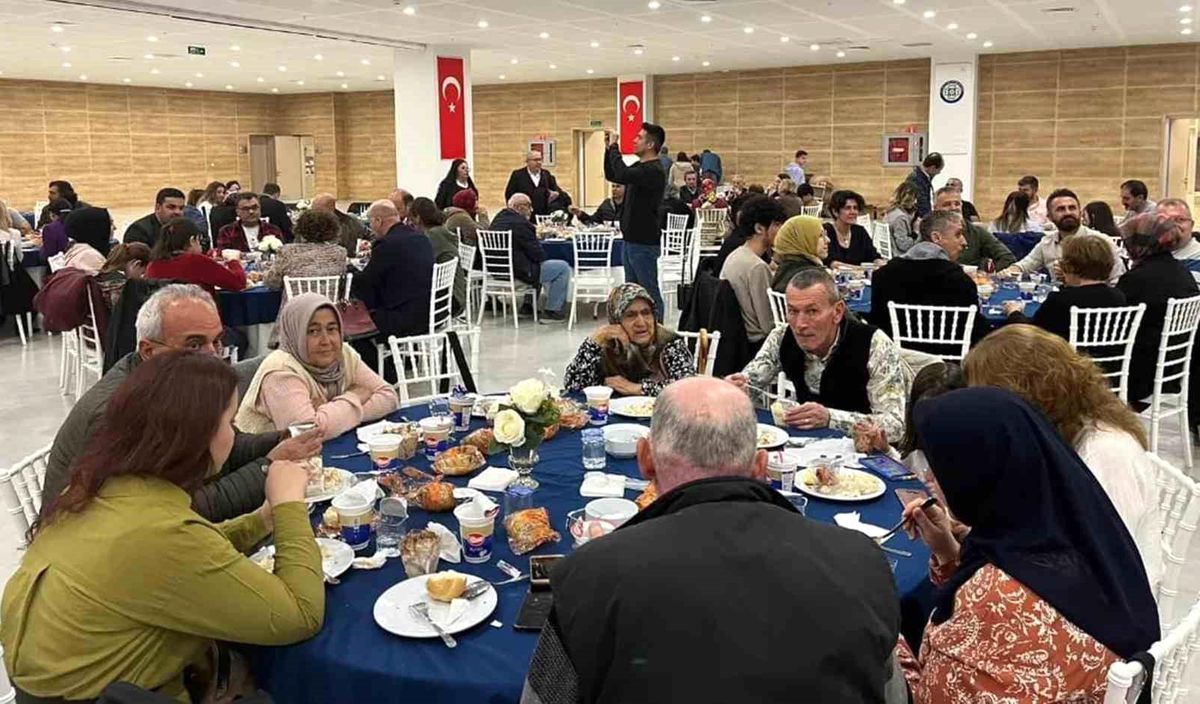 Muğla\'da Konya ve Karamanlılar Derneği İftar Programında Buluştu