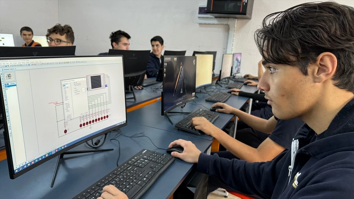 ASELSAN Konya Mesleki ve Teknik Anadolu Lisesi\'ne Bilgisayar Laboratuvarları ve Atölye Kazandırıldı