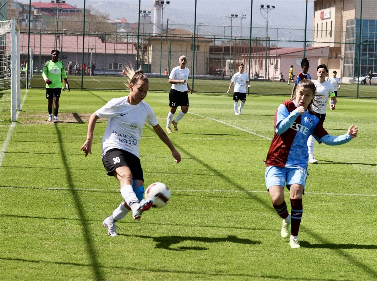 Trabzonspor, Ataşehir Belediyespor\'u 2-1 yenerek galibiyetini sürdürdü