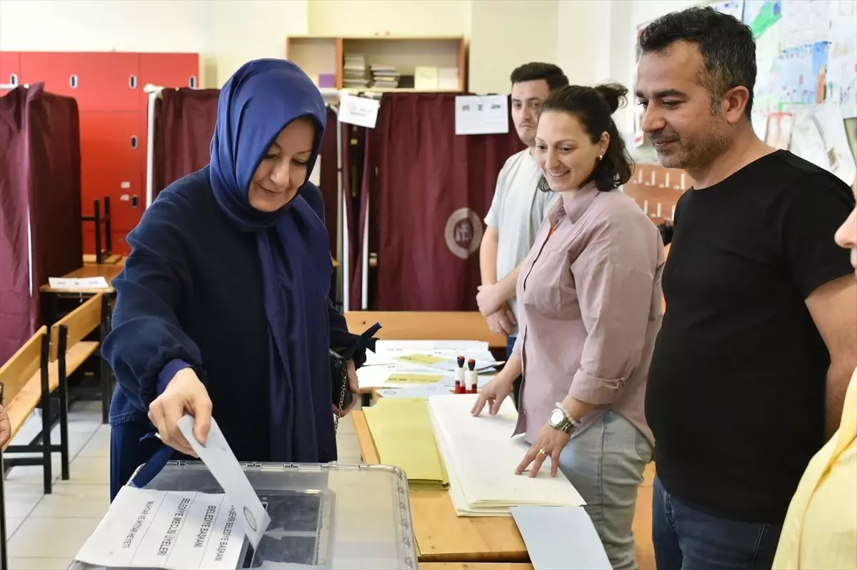 11. Cumhurbaşkanı Abdullah Gül, oyunu Beykoz\'da kullandı