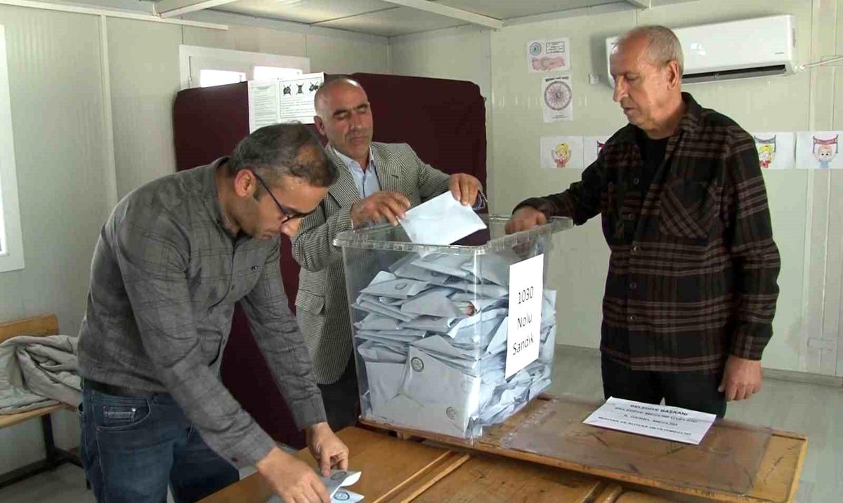 Adıyaman\'da 31 Mart 2024 Mahalli İdareler Genel Seçimi Oy Sayımı Devam Ediyor