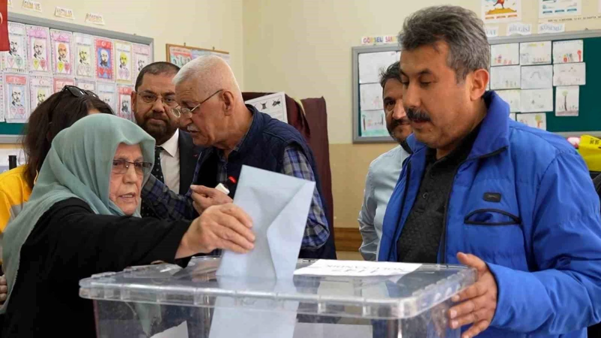 Kırıkkale\'de Ambulansla Oy Kullanacak Yaşlı Vatandaşlar Memnun