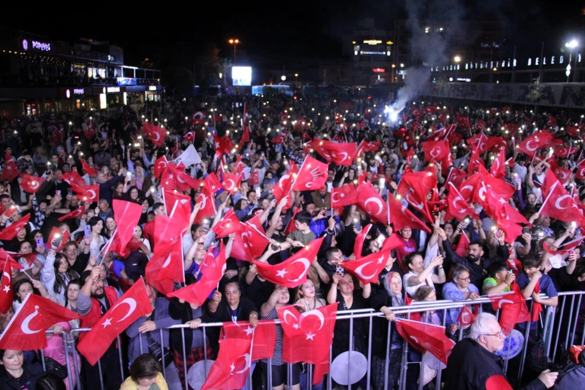 Aydın Büyükşehir Belediye Başkanı Özlem Çerçioğlu\'na kutlamalar