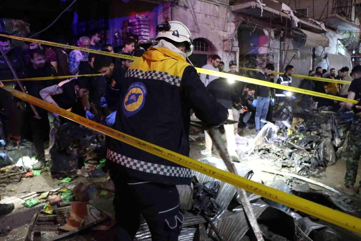 Suriye\'nin Azez ilçesinde bombalı araç patlaması: 7 ölü, 30 yaralı