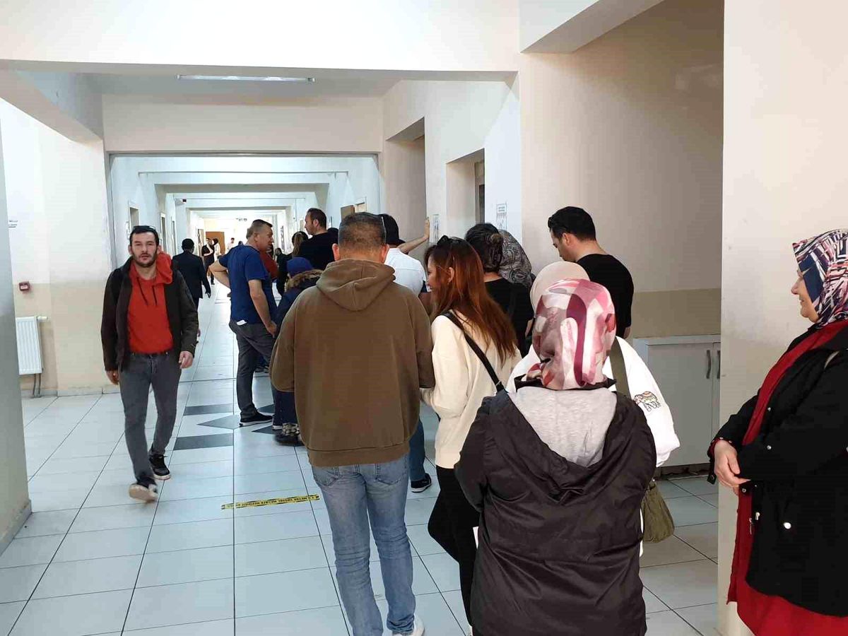 Bilecik\'te Oy Verme İşlemi Sorunsuz Devam Ediyor