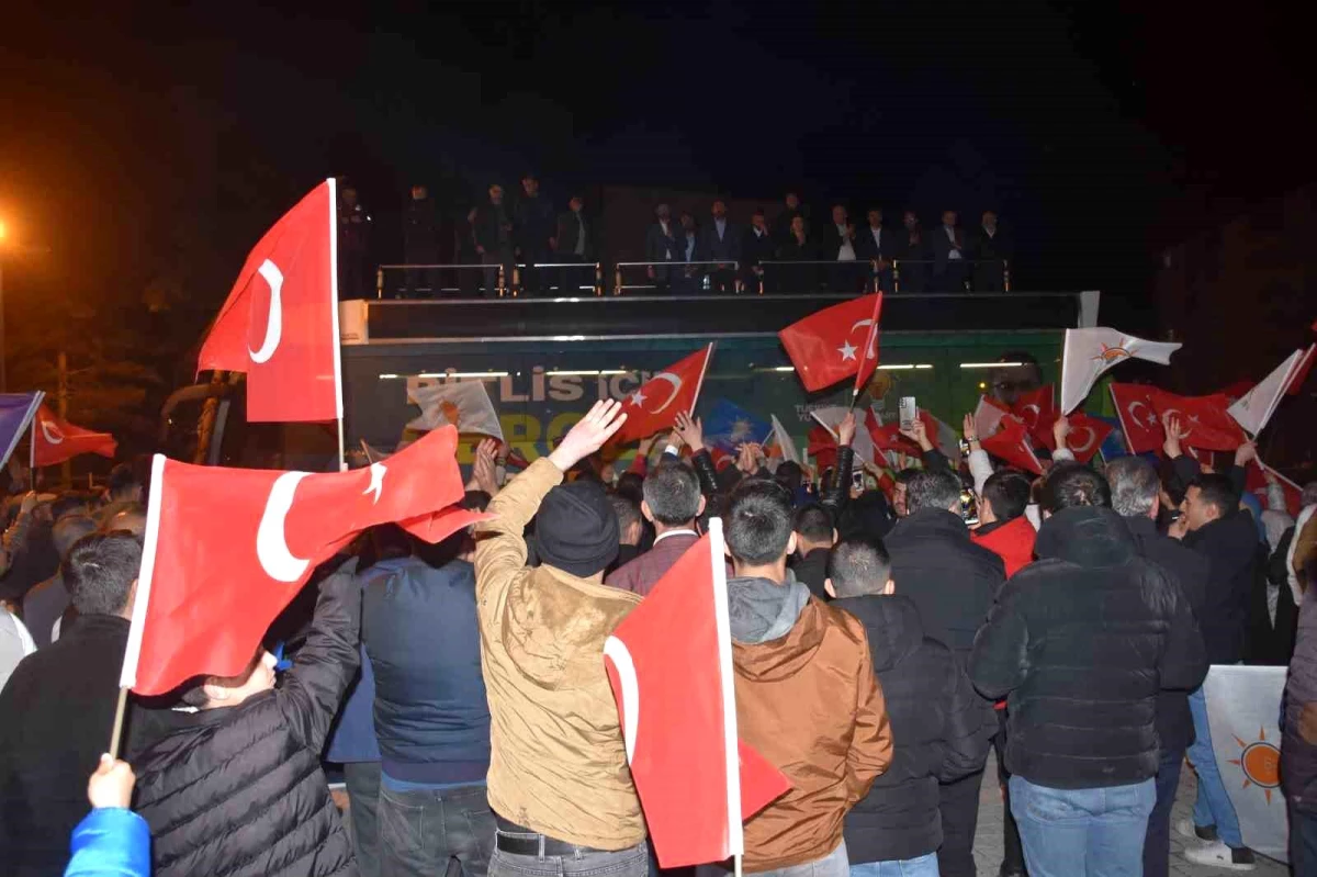 Bitlis\'te AK Parti\'nin Zaferi Kutlandı