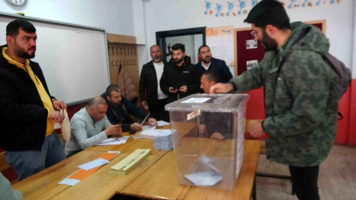 Bitlis\'te Mahalli İdareler Seçimi İçin Oy Kullanma İşlemi Başladı