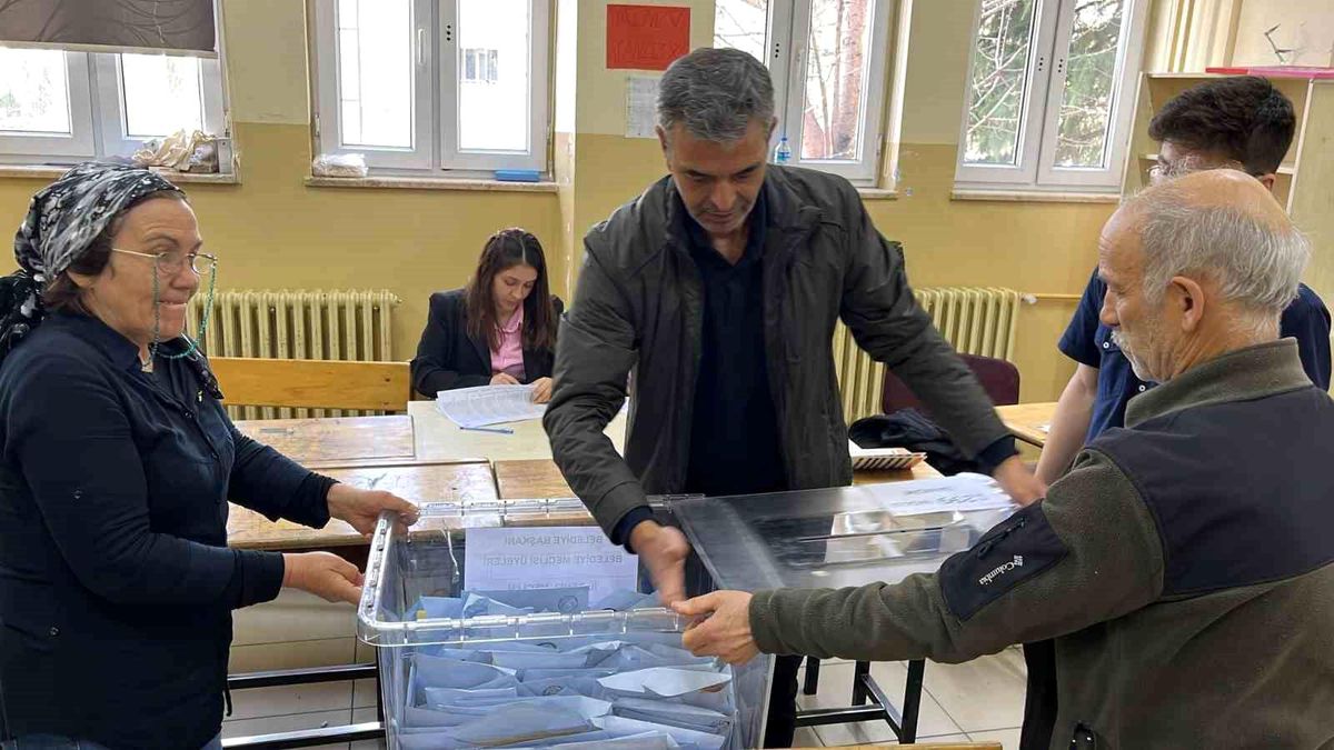 Bolu\'da Mahalli İdareler Genel Seçimi Oy Verme İşlemi Tamamlandı
