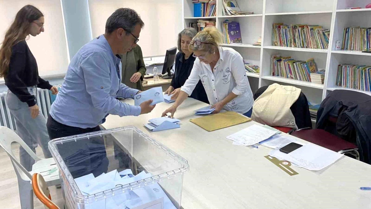 Çanakkale\'de oy verme işlemi sona erdi, sandıklar açılmaya başlandı