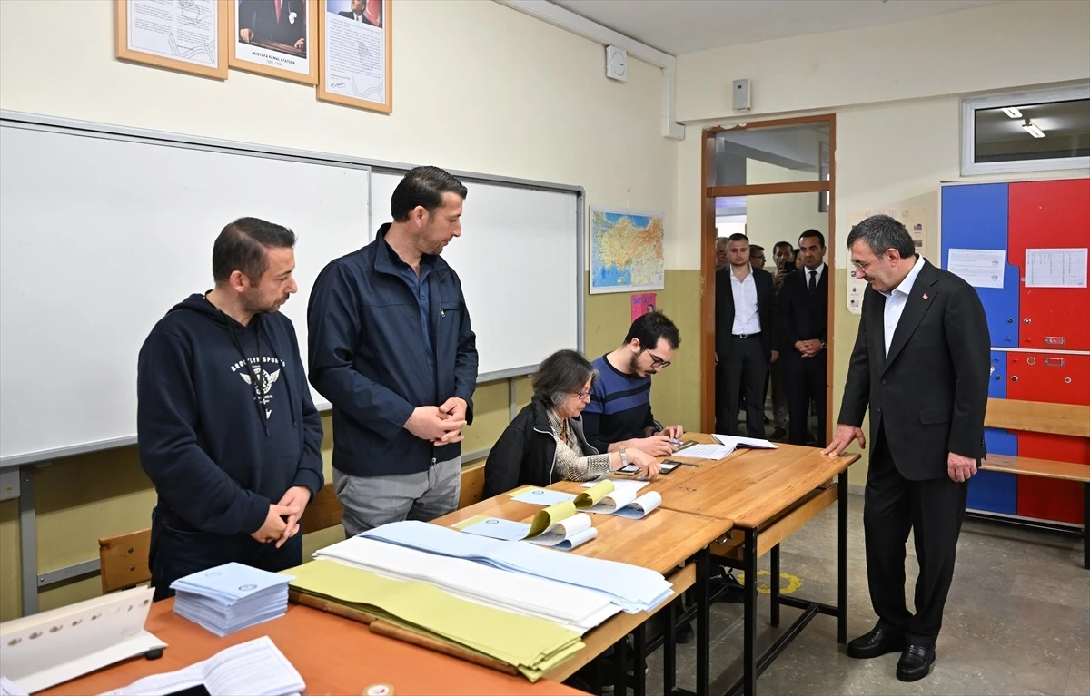 Cumhurbaşkanı Yardımcısı Cevdet Yılmaz, seçimler için vatandaşları sandık başına davet etti