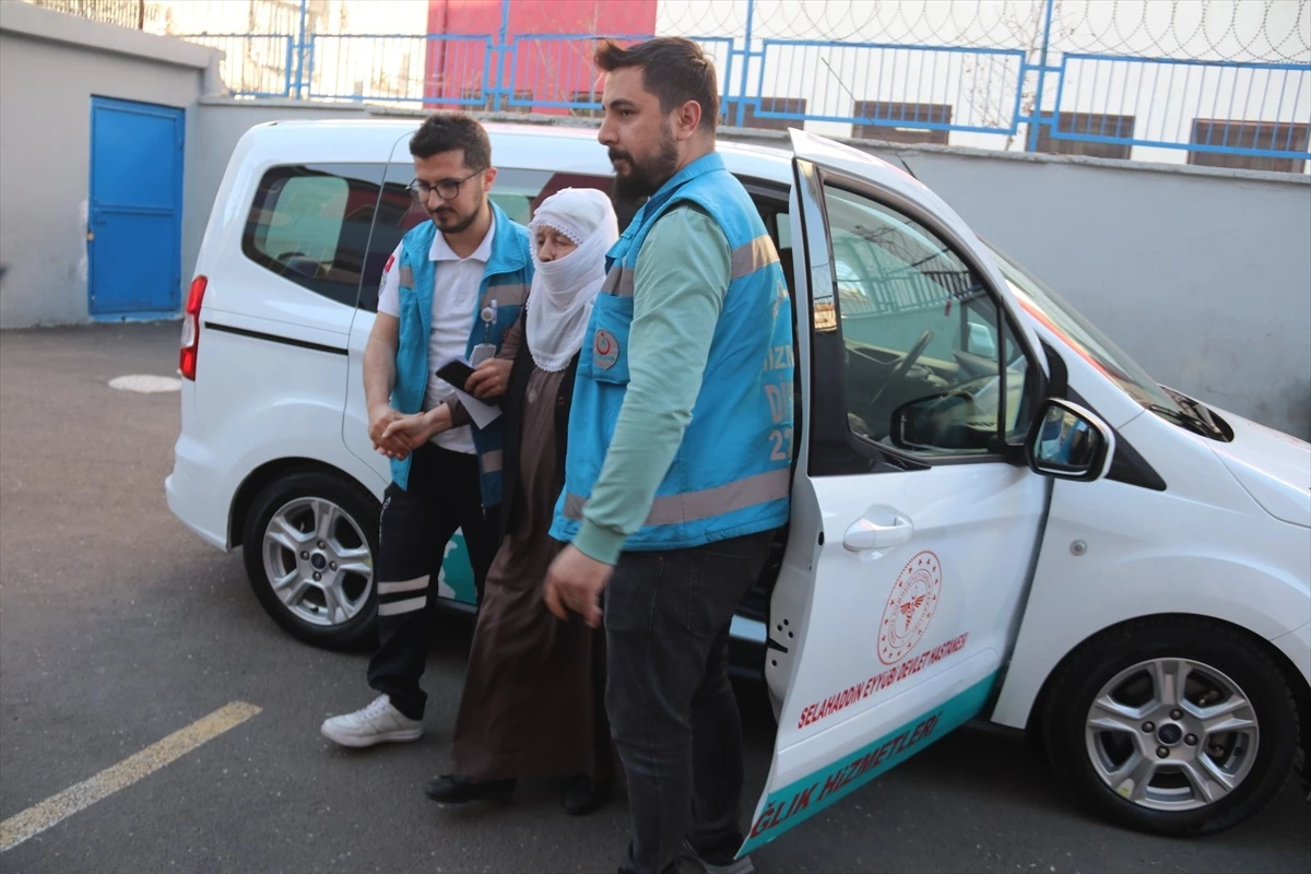 Diyarbakır\'da engelli ve hastalar oy kullanacakları yerlere ulaştırılıyor