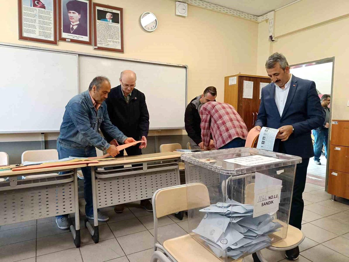 Edirne\'de yerel seçimler için oy verme işlemi başladı