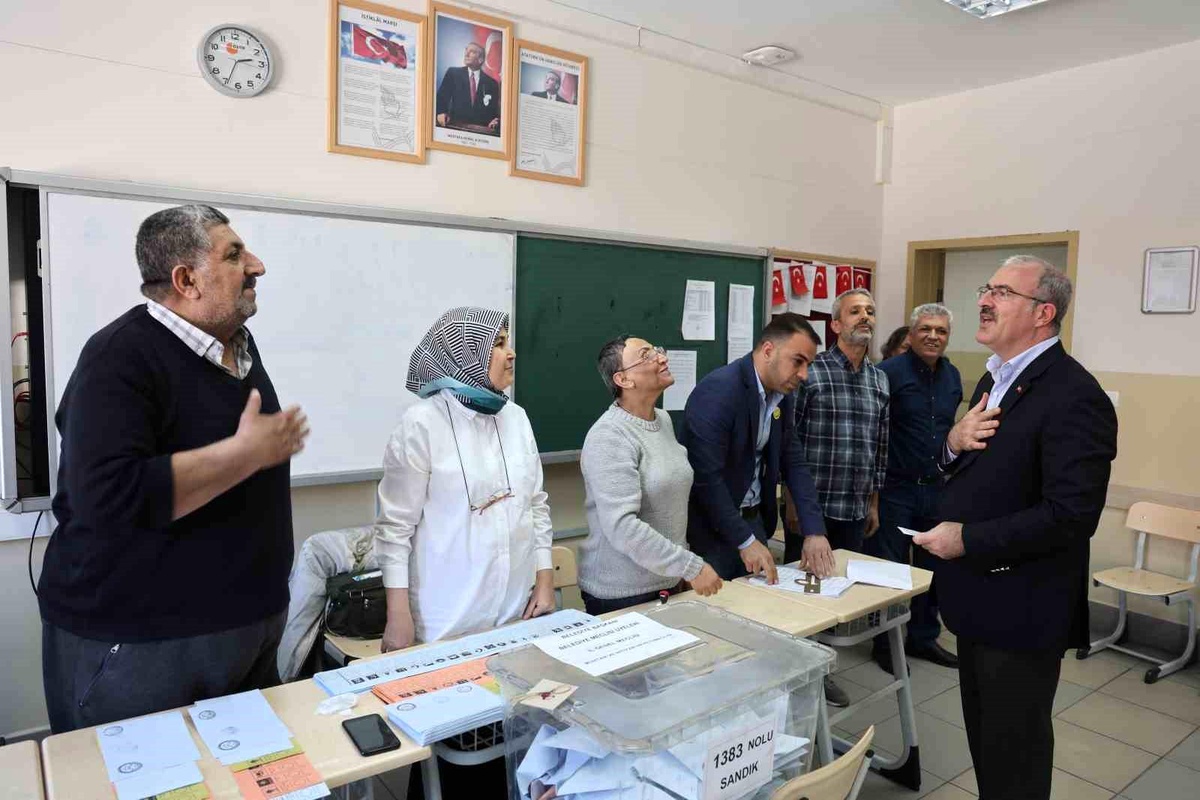 Elazığ Valisi: Oy verme işlemleri sırasında herhangi bir sıkıntı yaşanmadı