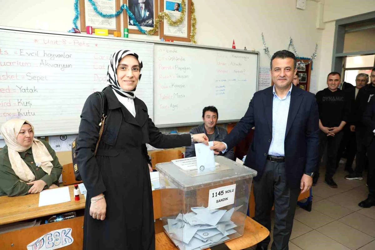 AK Parti Samsun Büyükşehir Belediye Başkan Adayı Halit Doğan Oyunu Kullandı