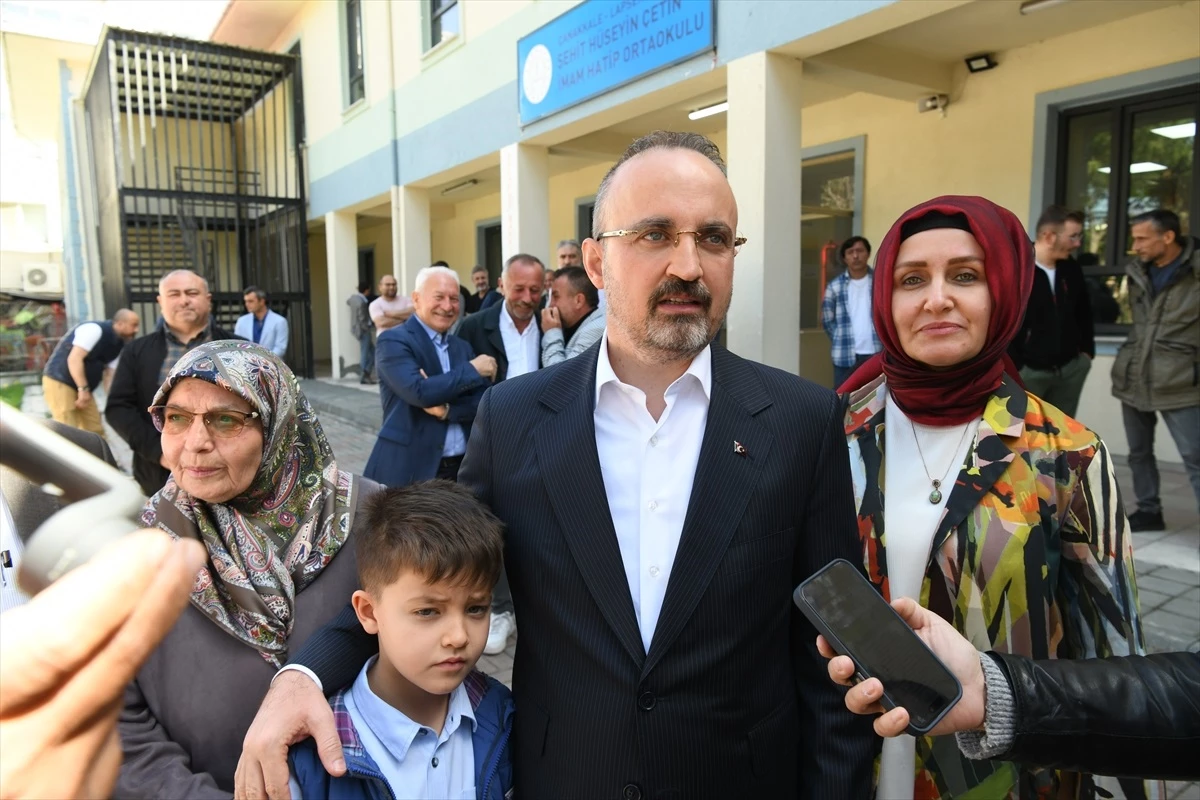 İçişleri Bakan Yardımcısı Bülent Turan, Çanakkale\'de oy kullandı