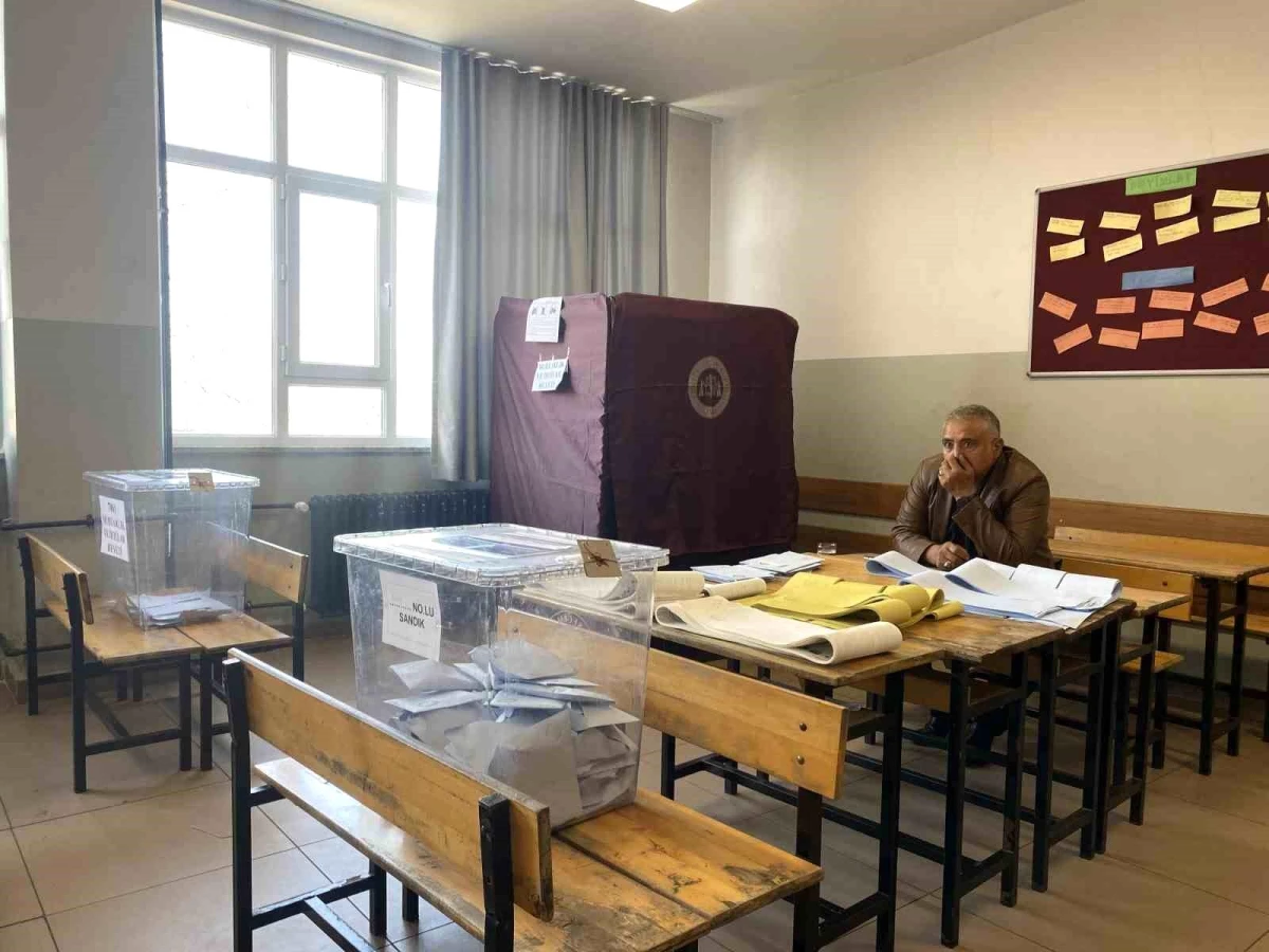 İstanbul\'da En Düşük Seçmene Sahip Mahallede Vatandaşlar Oy Kullanamadı