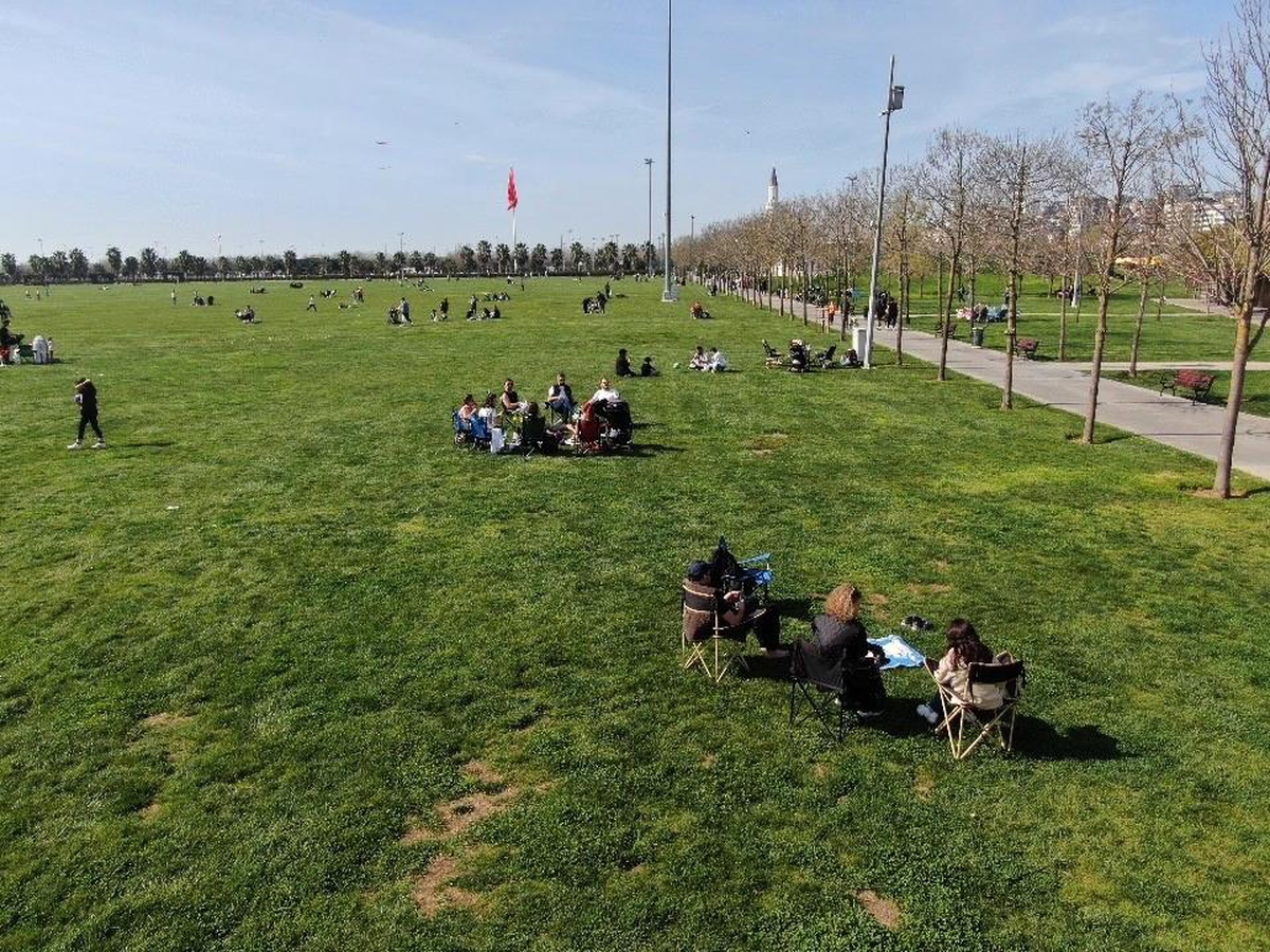 İstanbul\'da Seçim Sonrası Sahillere Akın