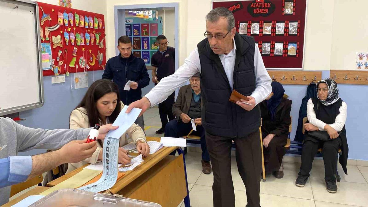 Kastamonu\'da oy kullanımı için okullarda yoğunluk oluştu