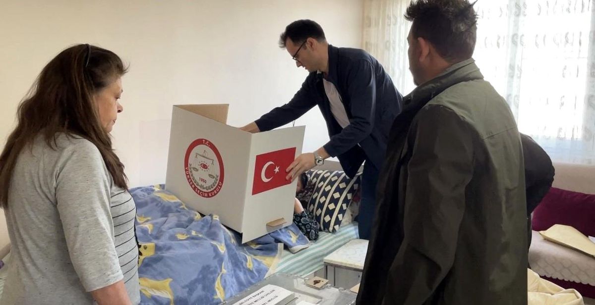 Kırklareli\'nde hasta ve engelliler için seyyar sandıklar taşındı