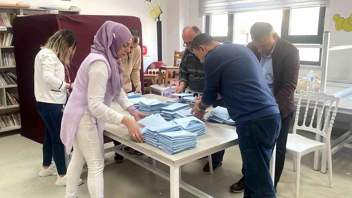 Kırklareli\'nde Mahalli İdareler Genel Seçimleri\'nde sandıklar kapanıyor